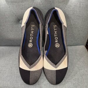 Rothy's Black and Cream Knit Flats